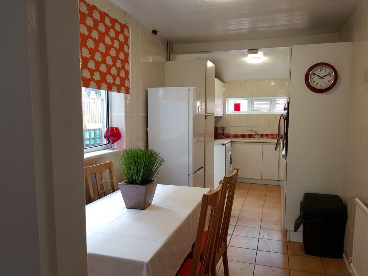 Garden City House - Huku Kwetu - Spacious 2 Bedroom House In Quiet Location -Notts- Affordable And Suitable For Group Business Travellers Nottingham Exterior foto